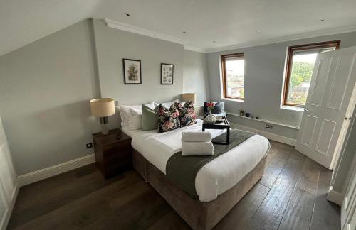 Beautiful and spacious 2 bed, 2 bath apartment bordering Fulham and Chelsea - entire apartment with private entrance - Foto 15