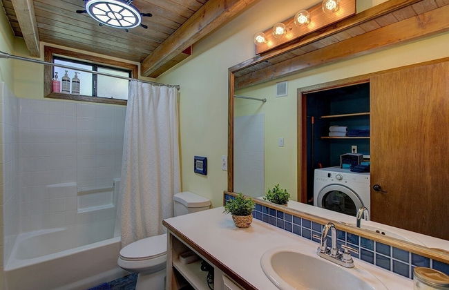 Halehikiola 3 Bedroom Home by RedAwning - Photo 18