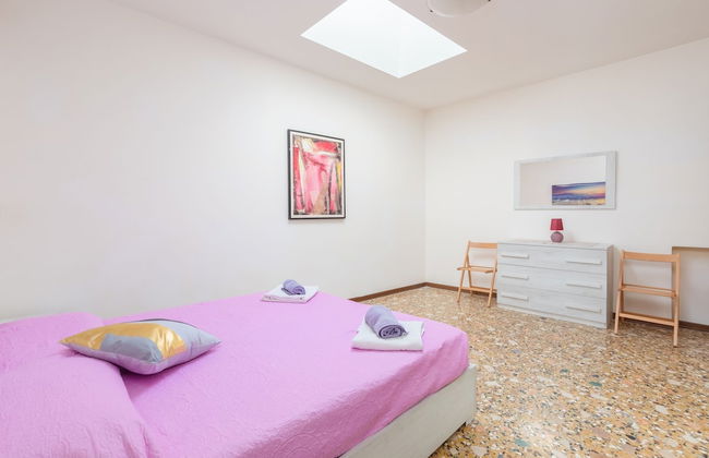 Lovely Canal View - Photo 14