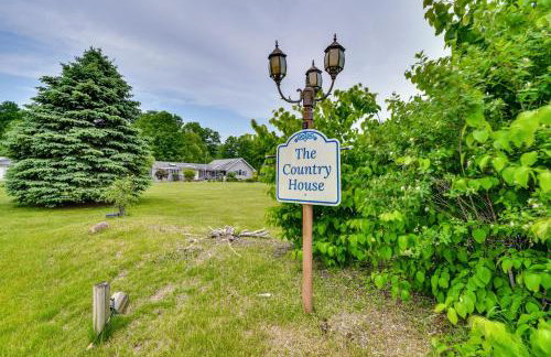 The Country House - Kalkaska Retreat with Fire Pit - Foto 41