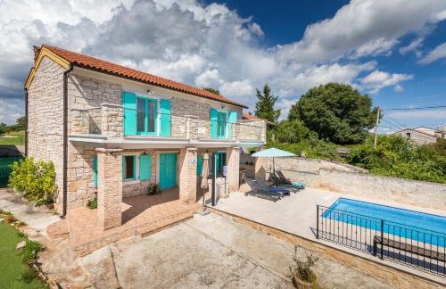 Lovely House Kristina with a pool - Photo 5