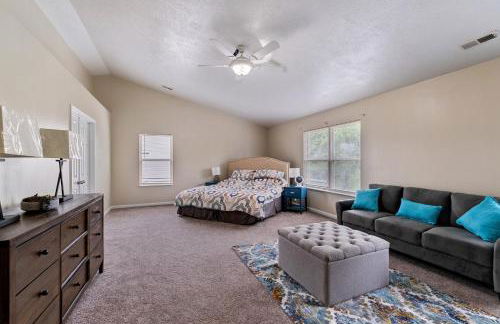 Incredibly Spacious Carmel Home with Fully Equipped Kitchen - 4700 Sq Ft! Sleeps 15! Pet Friendly! home - Foto 13