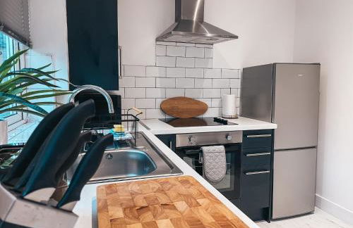 Hamilton House by Solace Stays - Photo 10