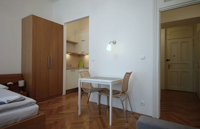 City Castle Aparthotel - Foto 24