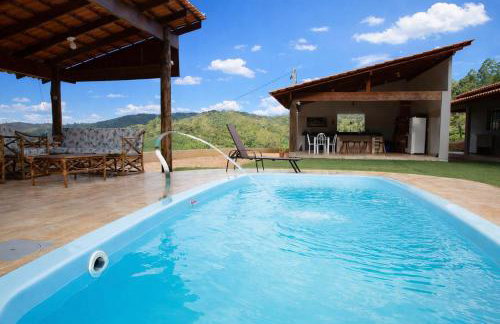 Casa de Campo com Vista, Piscina e Churrasqueira - Foto 1