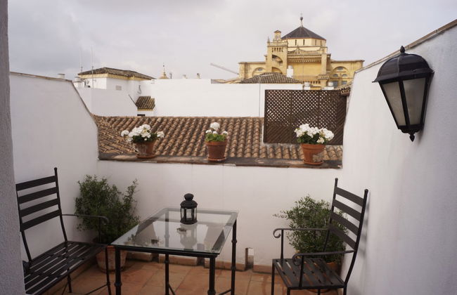 Apartamentos Los Patios de la Judería - Photo 74