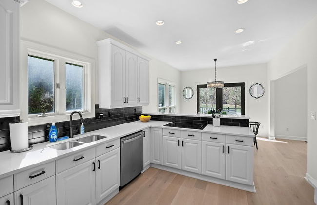 Knotty Pines by Avantstay Lake Views Renovated - Foto 23