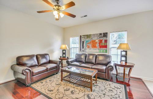 Cozy Greensboro Townhome with Community Pool and Grill - Foto 4