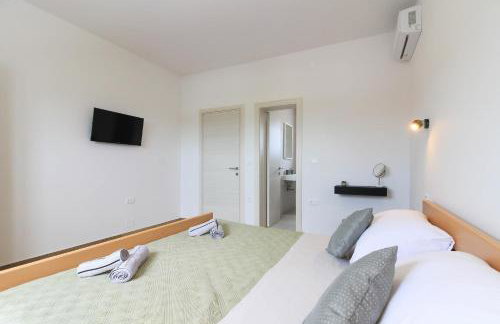 New modern villa Gogo with private pool near the beach and town of Pula by WiiBuk - Foto 23