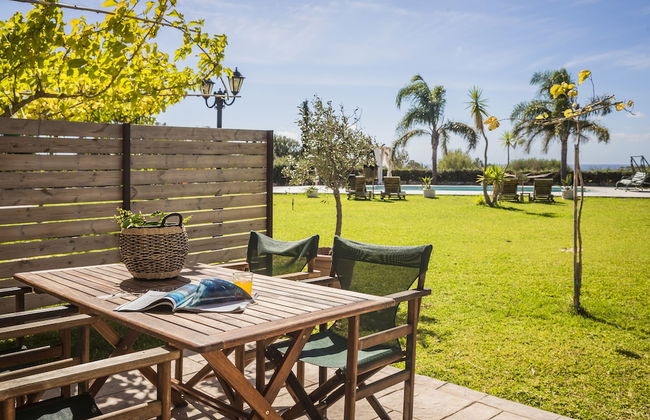 Queen Bee Residence - Photo 42