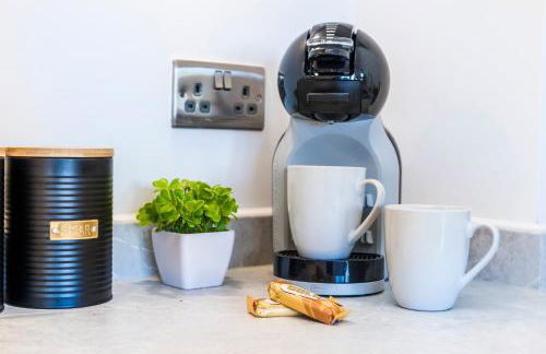 Central Gravesend 1BR, Kitchen, Wi-Fi, Sleeps 2, Parking - Foto 26