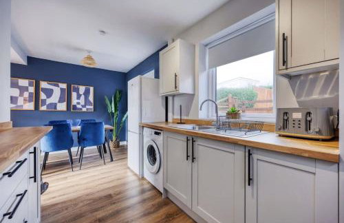 Charming Terrace House for Relaxing Retreat - Foto 7