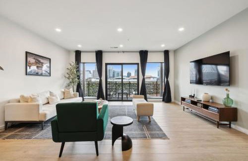 Skyline Nights in Downtown Nashville Walk to Broadway with Pool and Gym - Foto 6