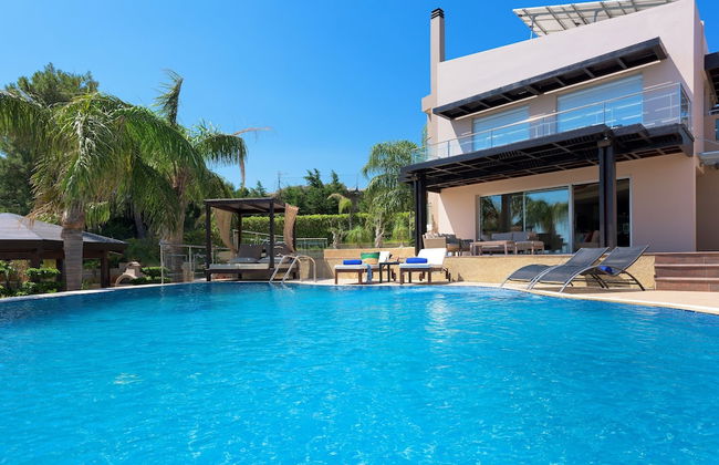 Quinn Hill Luxury Villa - Photo 20