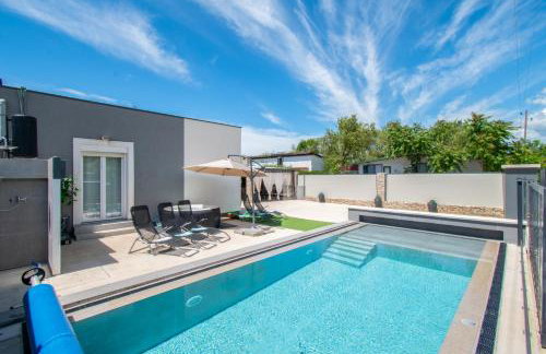 Villa Marsel with Pool & Jacuzzi by Istrabook - Foto 6