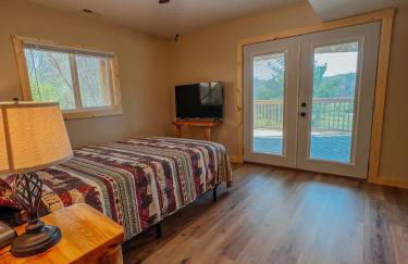 The Lodge at Hocking Hills - 2 Hot Tubs - 6 acres - Lake access - Photo 57