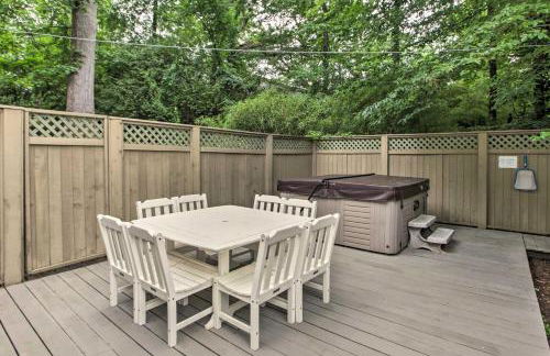 The White Elephant Inn Getaway with Pool and Hot Tub! - Foto 37