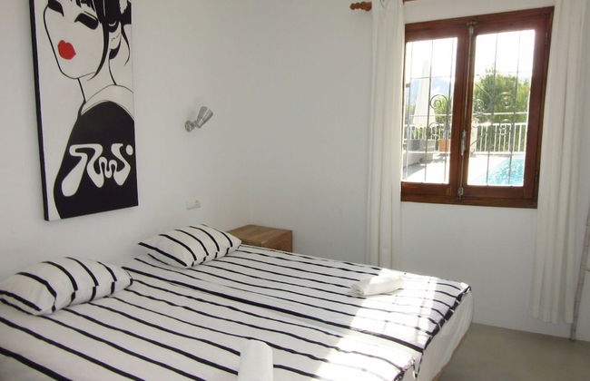 Villa in Cala Tarida With Private Pool & Sea View - Photo 2