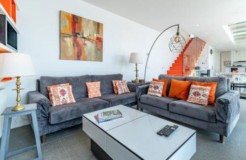 Can Ema, villa moderna con piscina frente al mar - Photo 7