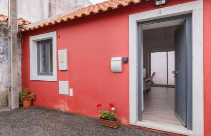 Cozy Retreat with Patio Near Sintra by LovelyStay - Foto 24