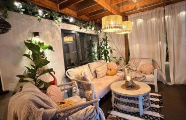 Flamingo Retreat with Hot Tub and private Garden - Foto 10