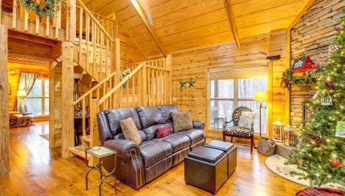 Hot Tub and Fire Pit Wooded Cabin Near DeSoto Park! - Foto 4