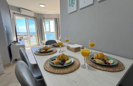 Tu Ventana al Mar Vistas Únicas, Diseño y Relax - Foto 8