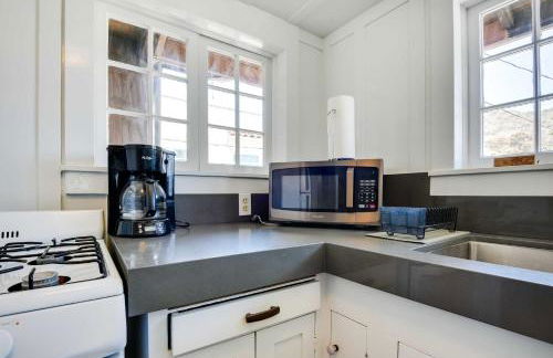 Charming Catalina Gem w/ Deck: Walk to the Beach - Foto 24