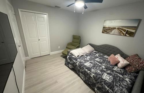 Florida house, 4br 2bt with private pool oasis - Photo 19