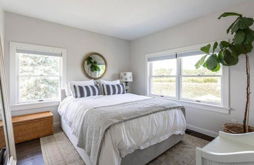 Stunning luxury Retreat I Wineries & Fall Farm Fun - Photo 25