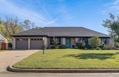 Pet-Friendly Home with Yard 8 Mi to Downtown Tulsa! - Photo 1