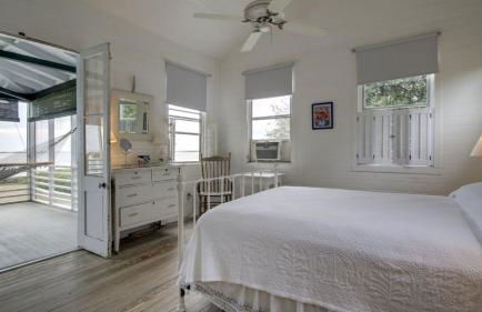 1111 Middle Street by AvantStay Charming Historic Cottage Featured in Dear John Movie Beach Access - Foto 14