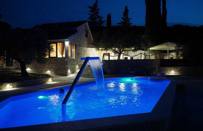 Villa Broč - Foto 1