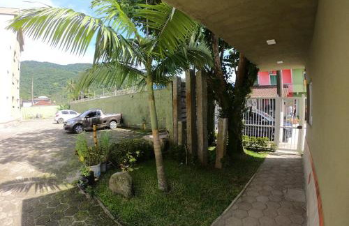 APTO PERTINHO DA PRAIA Internet 500mb e 3 Tvs 2 Quartos TV a cabo Estacionamento Tudo Perto - Foto 47