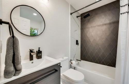 Pool house with hot tub and cinema - Foto 46