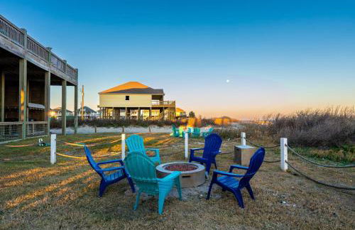 Noisywaves - Beachfront Paradise with Hot Tub, Yard, and Game Room - Foto 49