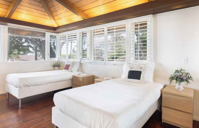 La Jolla Mid-century by Avantstay Private Pool, Outdoor Living + Ocean Views - Photo 33