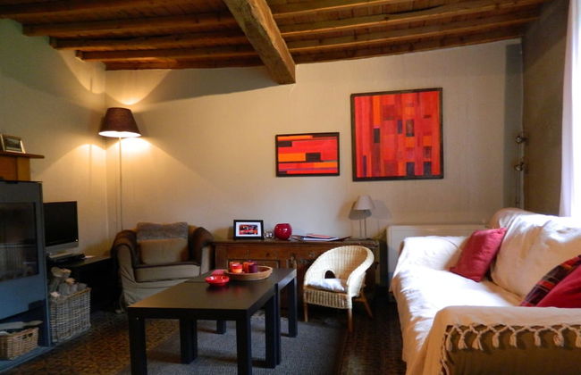 Regional House With Exposed Timber Frame Elements Full of Authenticity and Charm in a Green Area - Photo 9