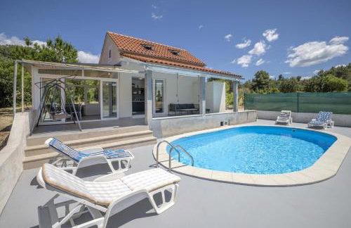 Villa Baras garden - house with pool - Photo 1