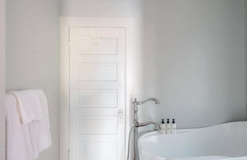 Charming Highlands Cottage - Walk to Shops & Eats - Foto 32