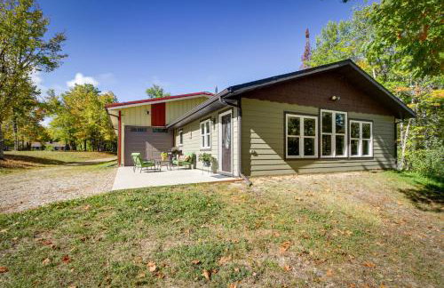 Lakefront Paradise with Private Boat Dock and Patio - Foto 36