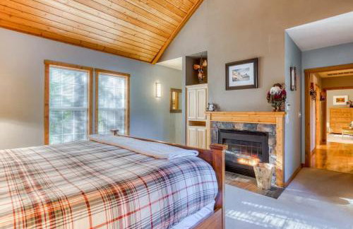 Lazy Bear Lodge · Spacious 6BR Lodge with Chef's Kitchen, Hot Tub, Golf Views and more - Foto 31