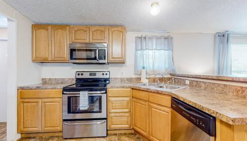 Riverfront Stay Sleeps 6 Deck Firepit Water View - Foto 2