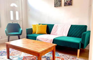 Cosy Lincoln Home Sleeps 6 with Parking - Foto 2