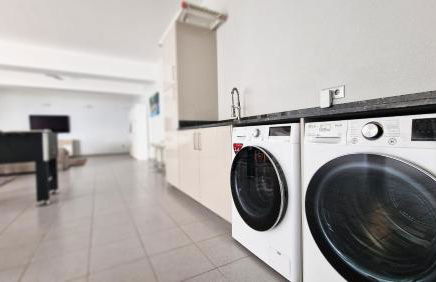 Azure Serenity Villa by LovelyStay - Foto 39