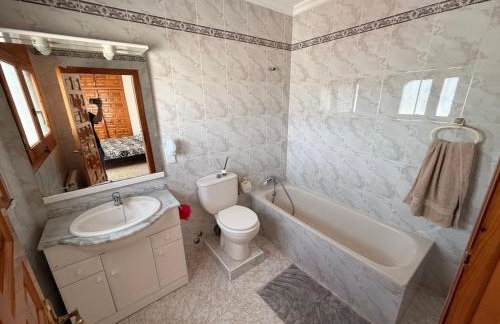Amarella Costa Dorada - Villa mediterránea con piscina ideal para grupos y familias - Foto 54