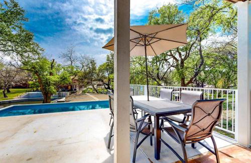 Waterfront Home with Game Room, Decks, Pool, Smart TVs, Kayaks, & Gas Grill - Foto 4