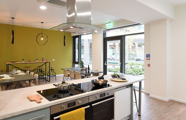 For Students Only Bright Ensuite at St Mungo's in Glasgow - Photo 11