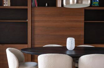 Montaigne - Sunlit Corner Penthouse with Balcony - Photo 25