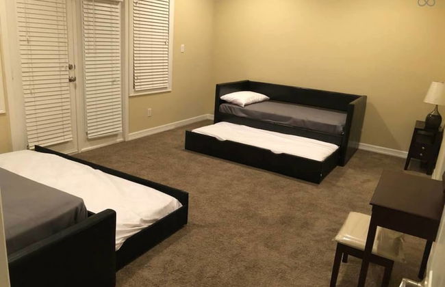 4 Story Rooftop - Executive Corporate Housing - Photo 7